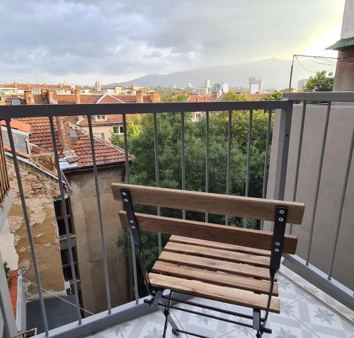 Central 1-Bedroom Apartment with Balcony & View, Sofia (photo 11)