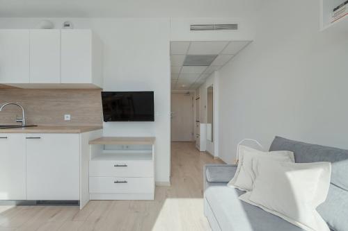 Air-conditioned Modern Studio with Parking in the Centre of Wroclaw by Noclegi Renters, Breslau (Foto 7)