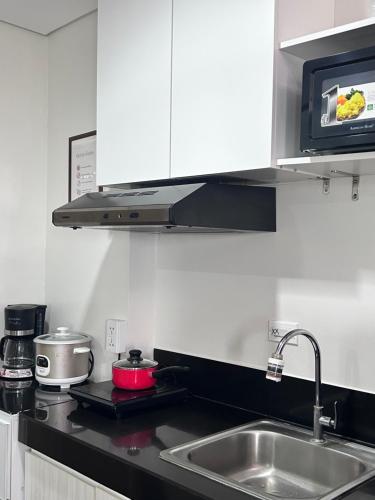 Cozy Belle Suite Relaxing Place at SMDC Hope Residences - 주방