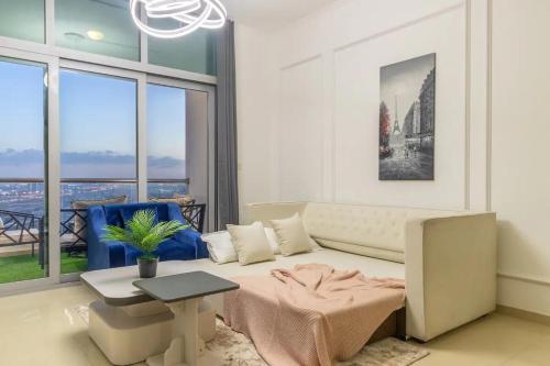 Minimalist High Floor Sea View 3 BR in Marina, Dubai (photo 4)
