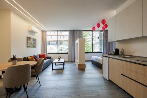 Kitchen, Middle Beach Hotel in Jounieh
