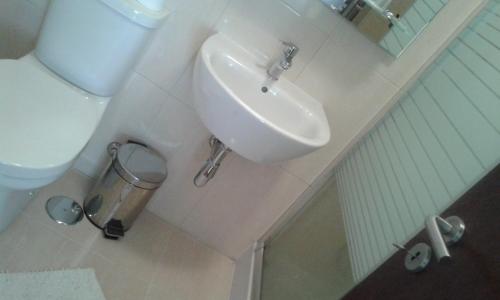 3 twin beds