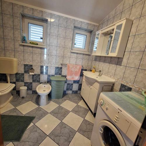 Apartment Mara Tribunj - image 12