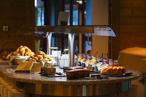 Hotel Alpen Roc - image 14