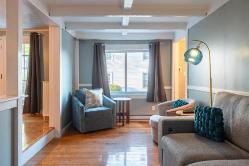 Eagle House Motel - image 10