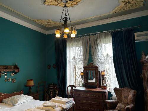 2 queen beds