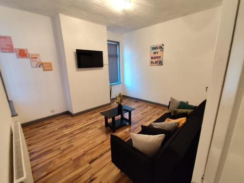 Double-Bedroom in the Heart of Harpurhey Manchester A1 Perfect for Short Stays - Newhey