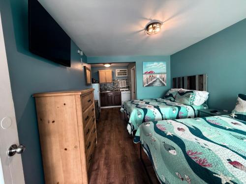 Twilight Motel - image 12