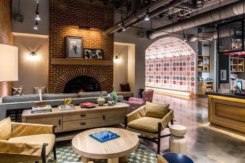 Pub/Lounge, Moxy Cincinnati Downtown near Great Amerikai Labda Park