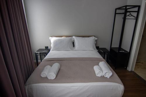 Double Room image 10