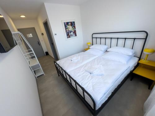 ROCH800 - industriální aparthotel Klatovy, Klatovy (foto 4)
