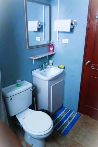 Bathroom, LHM Apartments in Oistins