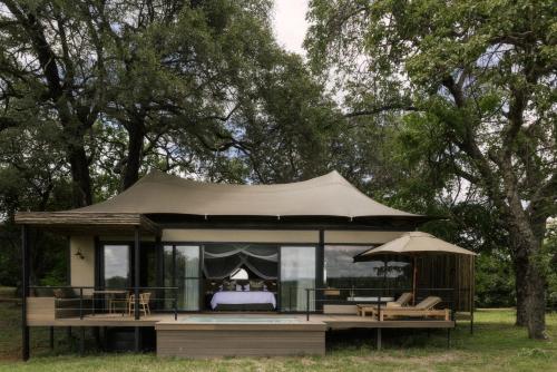 Luxury Tent with Pool room in Zambezi Sands by Batoka