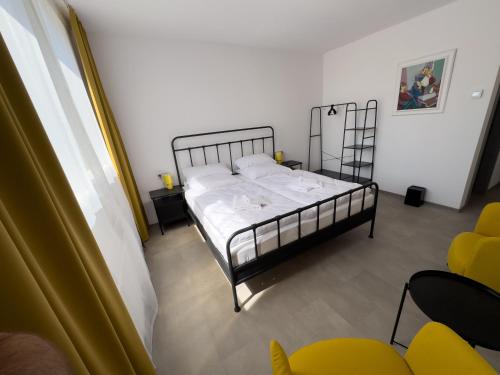 ROCH800 - industriální aparthotel Klatovy, Klatovy (foto 3)