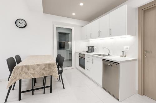 Pantheon Apartments - Νέα Τραπεζούντα