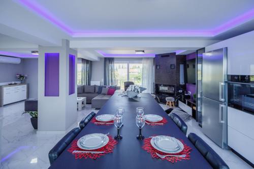 صالة مشتركة/ منطقة التلفزيون, شقة 180 متر مربع من 3 غرفة و1 حمام خاص في Agios Kirykos (DimArist Residence) in Chamouzas