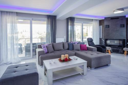 صالة مشتركة/ منطقة التلفزيون, شقة 180 متر مربع من 3 غرفة و1 حمام خاص في Agios Kirykos (DimArist Residence) in Chamouzas