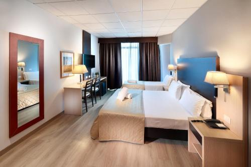 Tuscany Inn Room Type - Standard Triple Room with Balcony