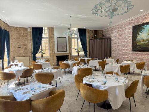 ห้องอาหาร, Le Chateau Fort Hotel in เซด็อง