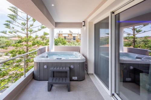 المرافق, شقة 180 متر مربع من 3 غرفة و1 حمام خاص في Agios Kirykos (DimArist Residence) in Chamouzas
