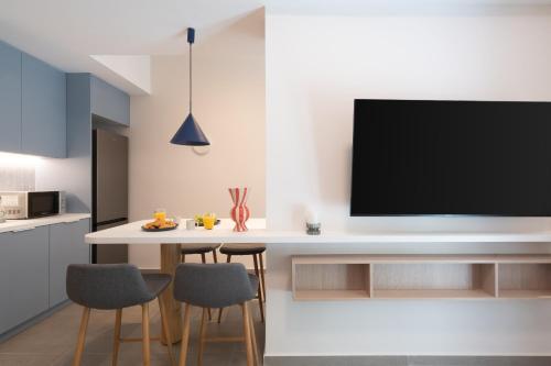 1BR Next to Metro Modern Living & Arcade Machine - image 6