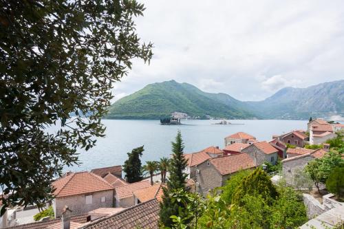 Villa & Apartments Perasto - image 7