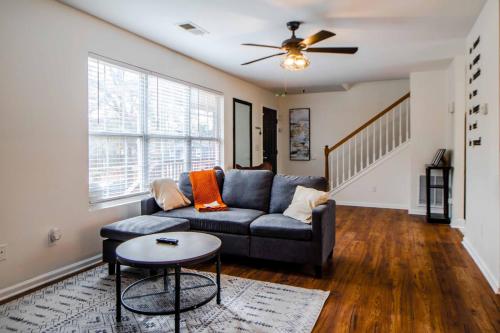 Facilities, Casa de Acevedo in English Avenue