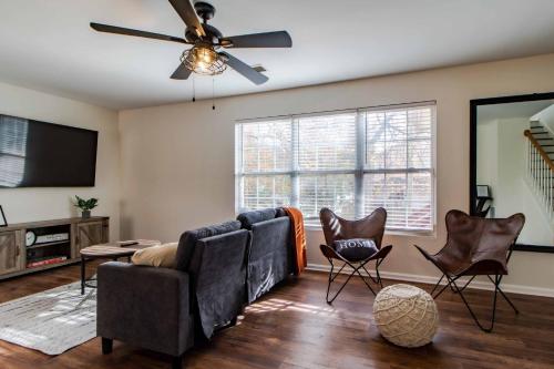 Facilities, Casa de Acevedo in English Avenue