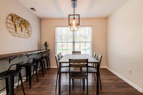 Facilities, Casa de Acevedo in English Avenue