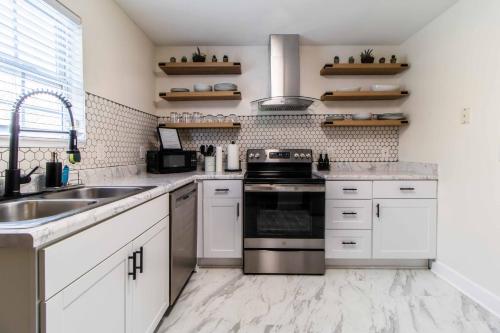 Facilities, Casa de Acevedo in English Avenue