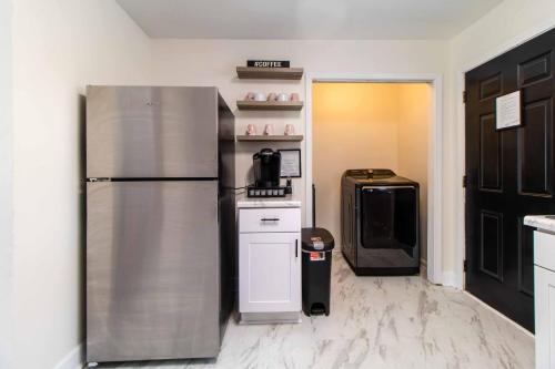 Facilities, Casa de Acevedo in English Avenue