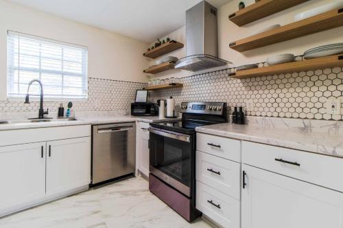 Facilities, Casa de Acevedo in English Avenue