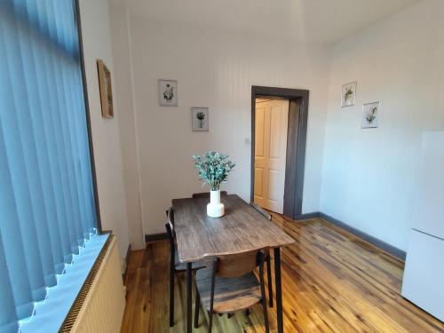 Double-Bedroom in the Heart of Harpurhey Manchester A4 Perfect for Short Stays, Manchester (photo 8)
