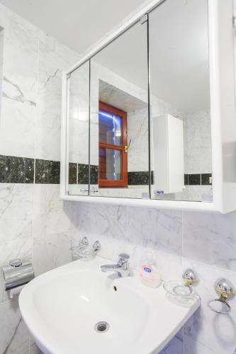 Villa & Apartments Perasto - image 5