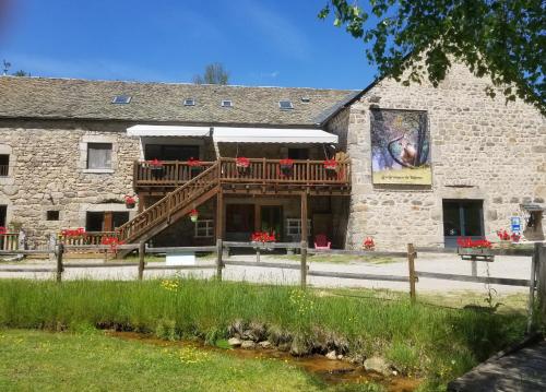 Logis hôtels Les Granges de Bigose BnB Rimeize
