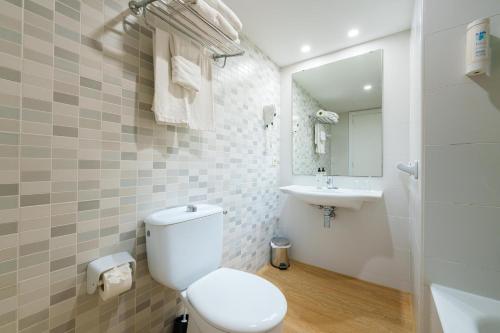 Apartamentos Ferrer Playa de Alcudia - image 14