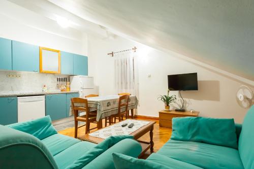 Villa & Apartments Perasto - image 8