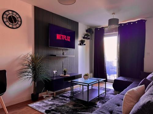 Modern, Central, Haven, 1BR with Balcony - Sheffield