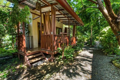 Vue extérieure, Bamboo River House and Hotel in Dominical