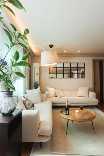 Mangwon local market 5mins, Hongdae, Airport Bus, Hanriver park 10mins 10ppl, Big family house 마포레스트, Soul (fotografie 10)