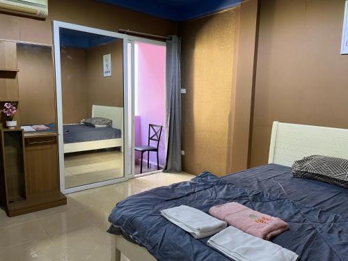 OSHO Lover's 2 - Photo 1 in Pattaya, Thailand