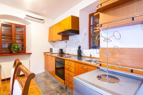 Villa & Apartments Perasto - image 9