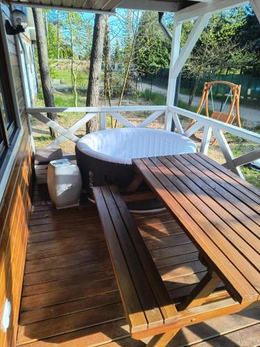 Leśny Domek Rotembark z prywatnym jacuzzi