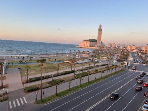 Spacious apartment beachfront city center, Casablanca