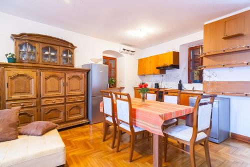 Kitchen, Villa & Apartments Perasto in Perast