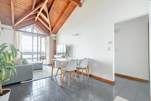 Penthouse con vista al lago y montanas in San Carlos de Bariloche