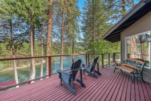 One-Bedroom Apartment with River View
