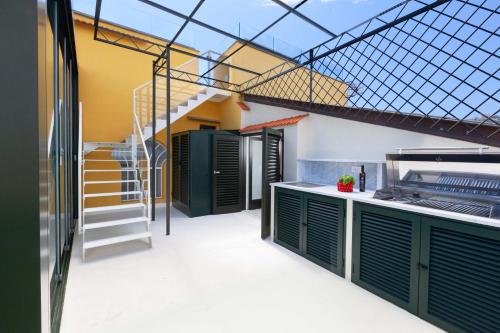 AMORE RENTALS - The Square Penthouse - image 2