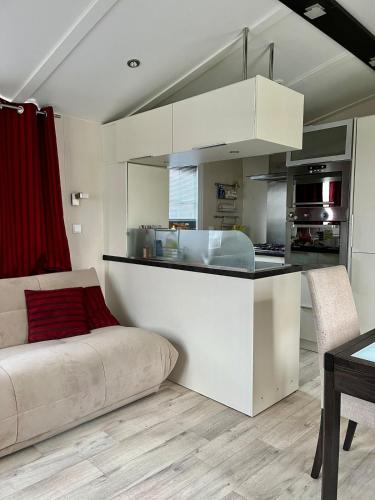 virtuve, Mobil home climatisé Louisiana 4 pers (Mobil home climatise Louisiana 4 pers) in Semussac