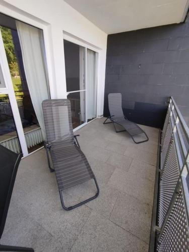 One-Bedroom Apartment image 4